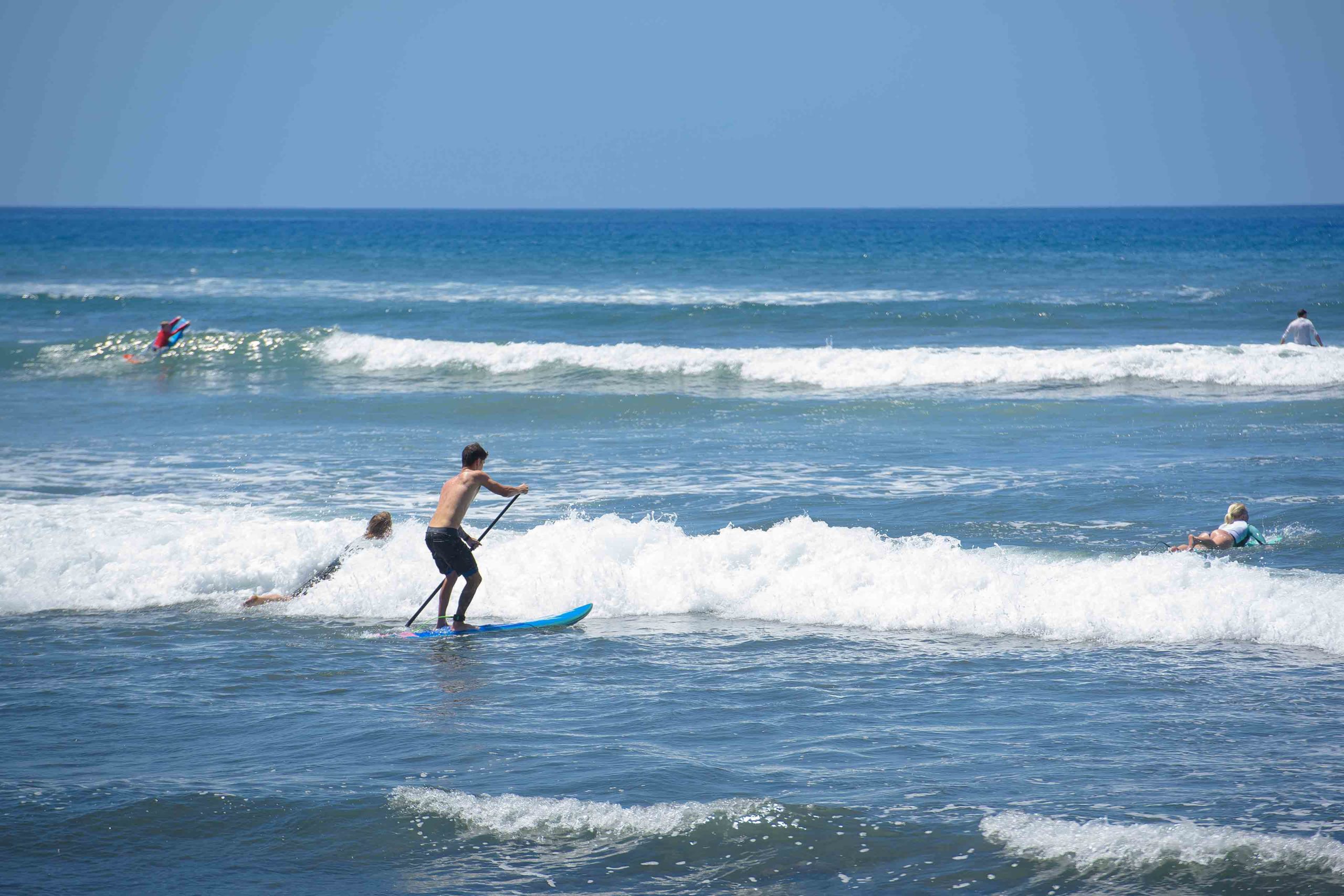 surfing Luaniupoko Beach Park