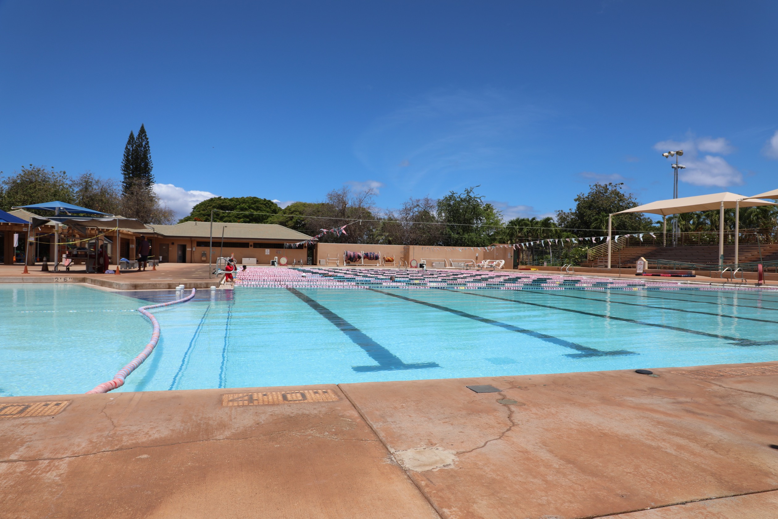 Lahaina Aquatic Center: A Free Lap Swimming Pool in Maui