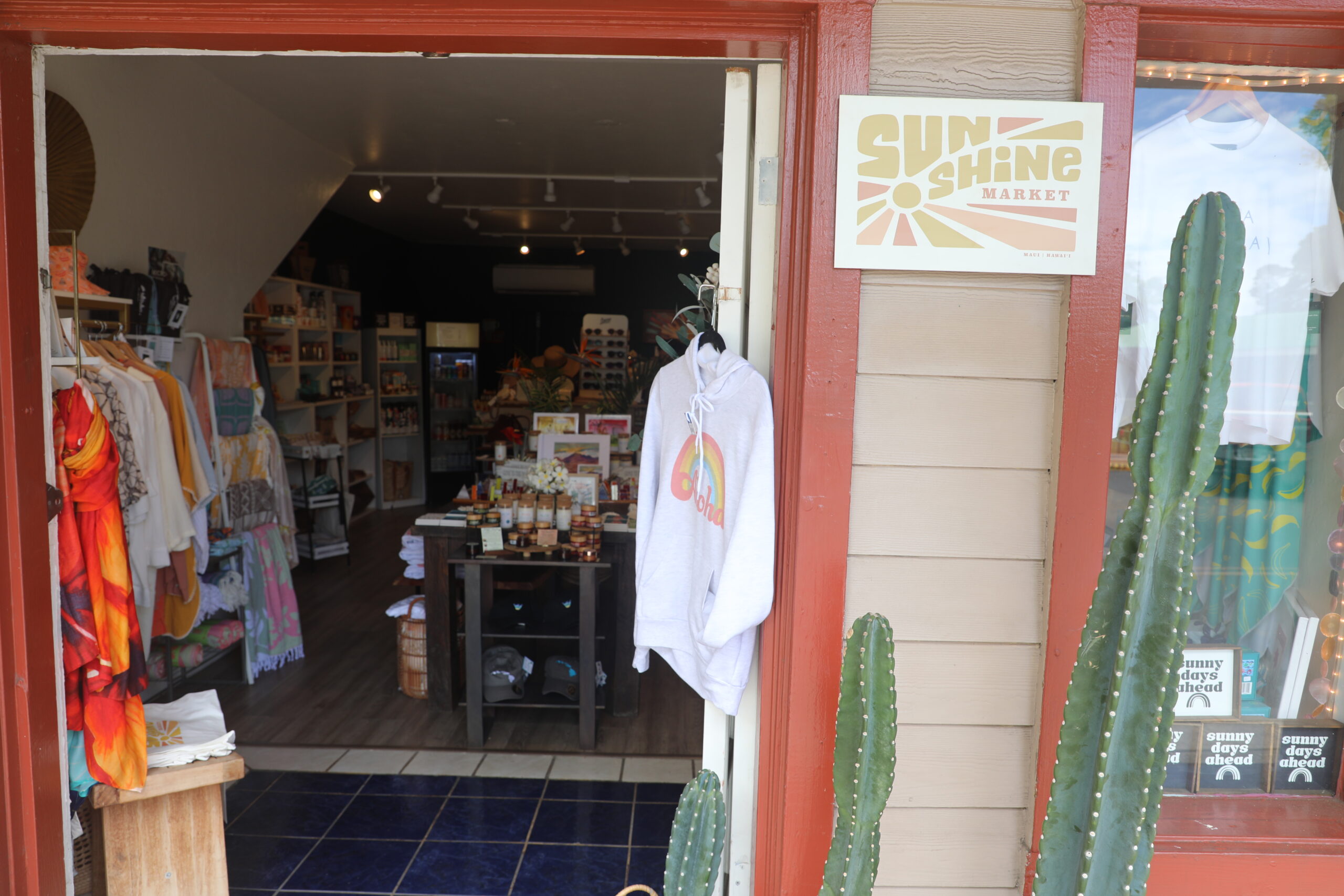 Sunshine Market Maui, Gifts and Clothing